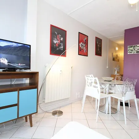 T1 Rénové Avec Goût, Proche Thermes, Avec Wifi - Fr-1-553-302